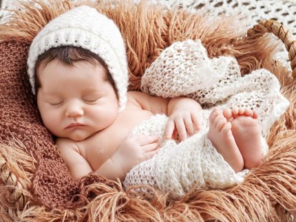 20 Nama Bayi Perempuan Islami Dua Kata Berawalan N