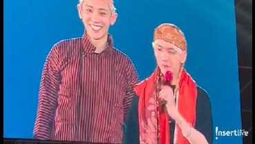 img-title Chanyeol EXO Pakai Lurik & Blangkon, Netizen: Tak Kenalin Ibu & Bapak