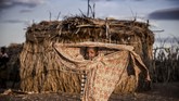 FOTO: Menolak Tunduk pada Perubahan Iklim Pengungsi di Turkana, Kenya, Afrika, berhadapan dengan perubahan iklim. Namun di tengah himpitan cuaca ekstrem dan situasi serba minim, mereka bertahan hidup.