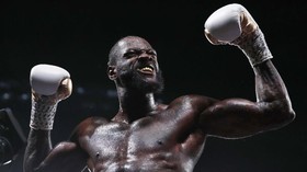 Status Raja KO Wilder Bikin Mike Tyson Kerdil