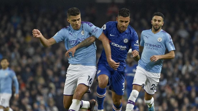 Duel big match Chelsea vs Manchester City bakal tersaji Minggu (3/1) malam WIB nanti. Tim tamu lagi sulit menjungkalkan tuan rumah.