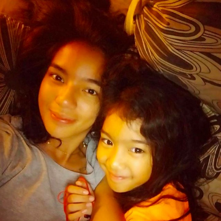 <p>Kali ini selfie bersama si sulung Leticia yang tumbuh semakin mirip dengannya. Sama-sama cantik kan? (Foto: Instagram @itssheilamj)</p>