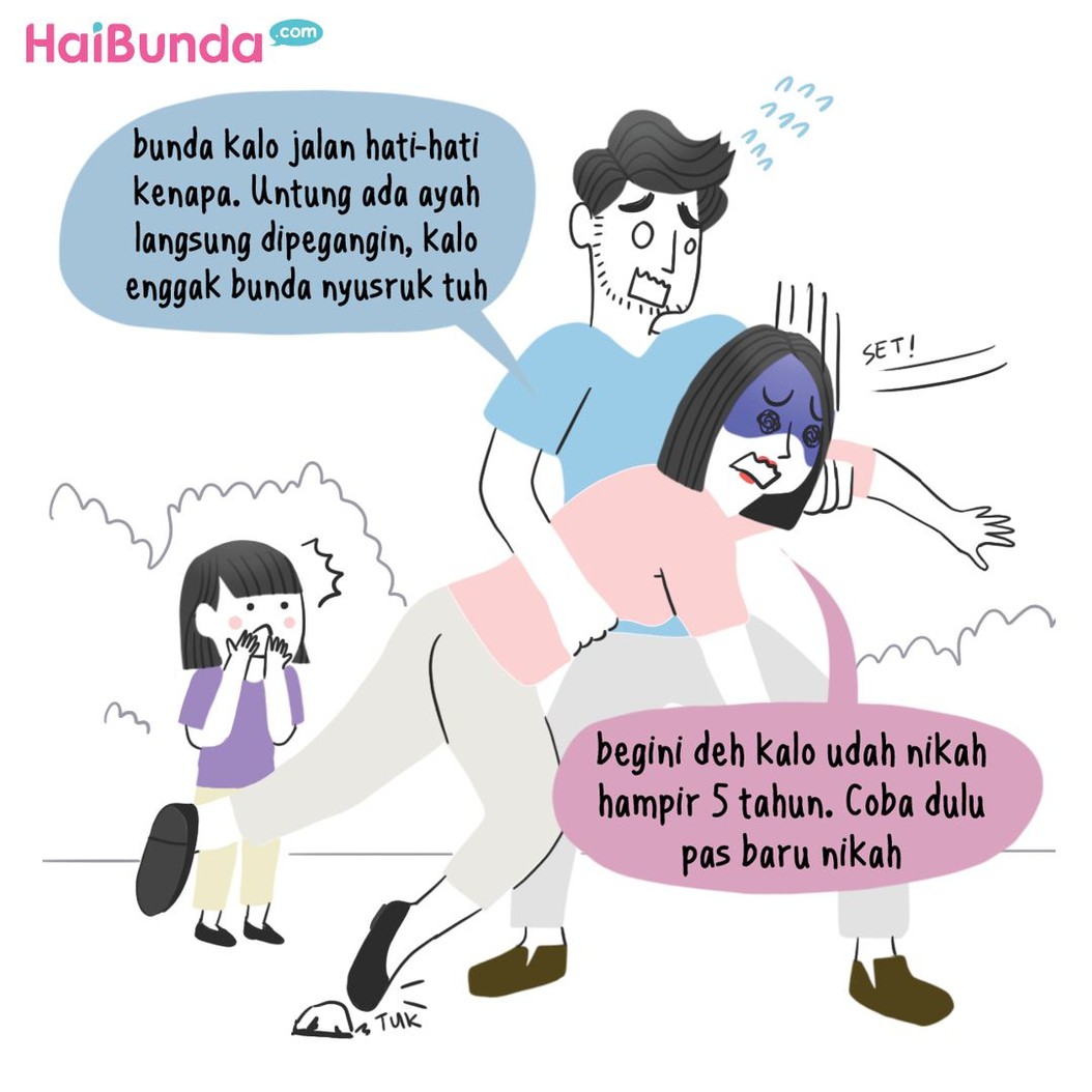 Ini perbedaan yang dialami Bunda di komik ini saat baru nikah dan 5 tahun nikah. Kalau Bunda, apa perbedaan yang dirasa? Ya, walaupun tetap mesra sih, he-he.