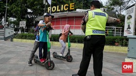 Melintas di Jalur yang Benar, Otopet Belum Ada yang Ditilang