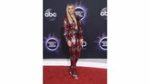 FOTO: Busana Paling 'Bling-bling,' di AMA 2019 Di AMA 2019 tahun ini, banyak selebriti memilih menggunakan dress bernuansa dan berwarna metalik.