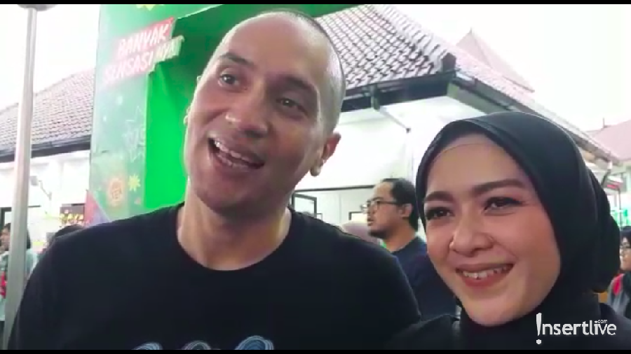Nonton 'The 90's Festival', Gary Iskak Asyik Pacaran Gary Iskak menjadikan acara The 90's Festival sebagai ajang quality timenya bersama sang istri tercinta, Richa Iskak.
