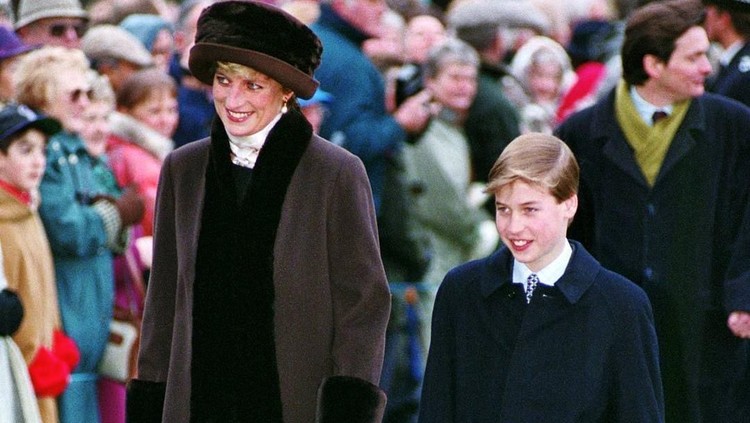 Andai Jadi Raja, Ini Janji Pangeran William untuk Mendiang Putri Diana Keputusan Pangeran Charles membuat Putri Diana merasa terhina. Pangeran William pun bertekad tunaikan janji, andaikan jadi raja nanti.