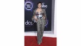 FOTO: Selebriti Berbusana Terbaik di AMA 2019 Di panggung America Music Awards 2019 beberapa selebriti tampil memesona. Berikut busana terbaik di karpet merah AMA.