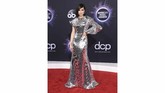 FOTO: Busana Paling 'Bling-bling,' di AMA 2019 Di AMA 2019 tahun ini, banyak selebriti memilih menggunakan dress bernuansa dan berwarna metalik.