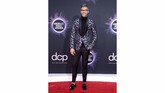 FOTO: Selebriti Berbusana Terbaik di AMA 2019 Di panggung America Music Awards 2019 beberapa selebriti tampil memesona. Berikut busana terbaik di karpet merah AMA.