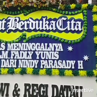 6 Foto Suasana Rumah Duka Nindy Usai Meninggalnya Sang Ayah