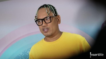 16 Tahun Berlalu, Uya Kuya Akhirnya Kembali Manggung dengan Tofu