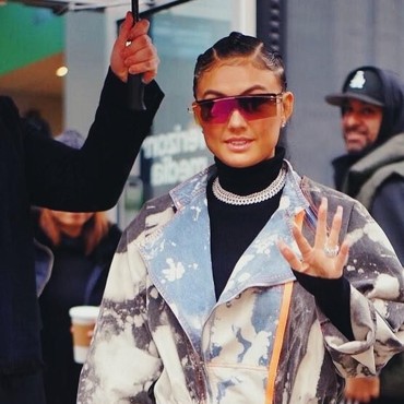 Pamer Pelukan Mesra, Agnez Mo & Raphael Maitimo Akhirnya Go Public!