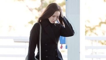 img-title Masa Berkabung Goo Hara, Yoona SNSD Berpakaian Serba Hitam
