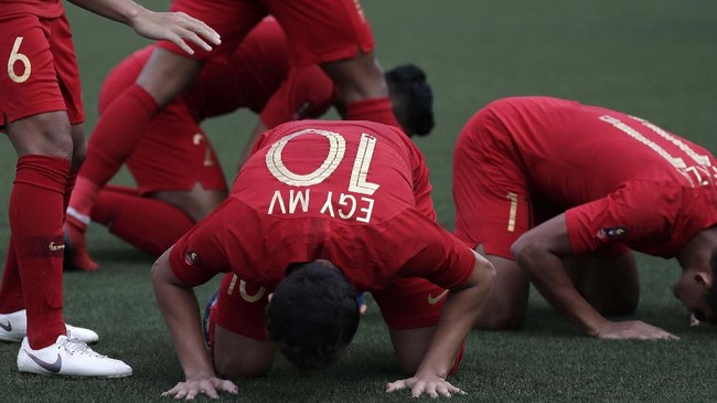 Indonesia tampil percaya diri dan dua kali menyarangkan pukulan telak pada Thailand di laga perdana SEA Games 2019.