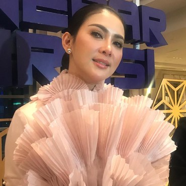 Syahrini Komentar Soal Pose di IG Rio Motret, Sindir Luna Maya?