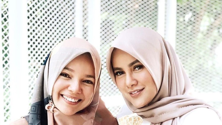 Hijab voal masih digandrungi nih, simak yuk cara merawatnya biar tetap tegak saat dipakai.