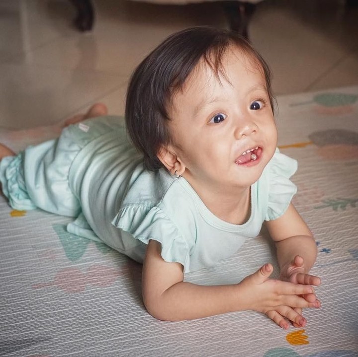 <p>Semoga selalu sehat dan tumbuh bahagia ya, Ziona. (Foto: Instagram @joannaalexandra)  </p>