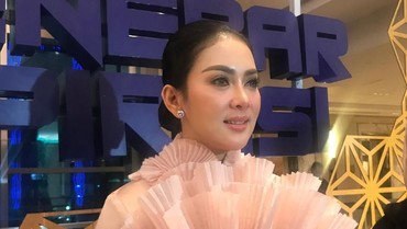Konflik dengan Papa Bule, Syahrini Tetap Komunikasi ke Saudara Angkat