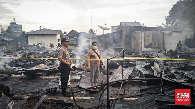 Kebakaran di pasar pakaian bekas di Tanjungbalai, Sumatera Utara, Selasa (26/11) dini hari menghanguskan sekitar 700 kios dan empat rumah warga.