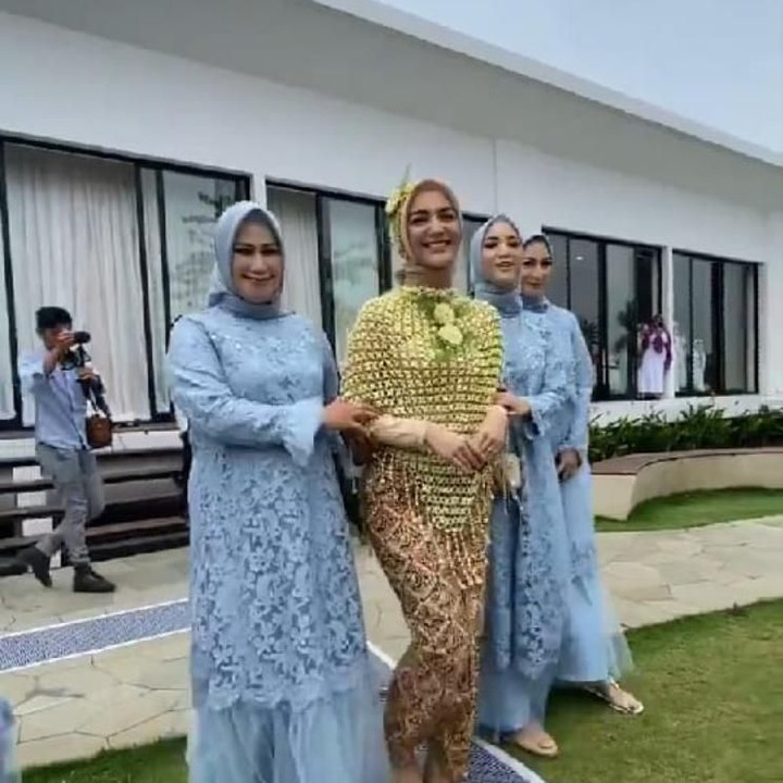 <p>Acara siraman Citra Kirana digelar dengan adat Sunda. (Foto: Instagram)</p>