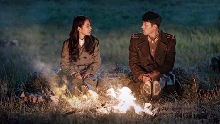 Demam drama Korea Crash Landing on You bukan cuma pada pemain dan ceritanya, Bun. OST drama ini juga jadi populer dan banyak didengar.
