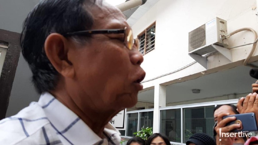 Tarzan jenguk Nunung dan suami di PN Jakarta Selatan