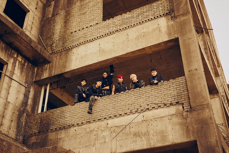 Ini dia lima foto teaser album Obsession milik EXO yang bikin penggemar makin penasaran.