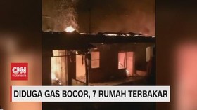 VIDEO: Diduga Gas Bocor, 7 Rumah Terbakar di Bekasi