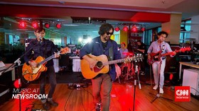 img-title Music at Newsroom: Sir Dandy - MRT