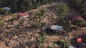VIDEO: Dahsyatnya Terjangan Banjir Bandang Solok dari Udara