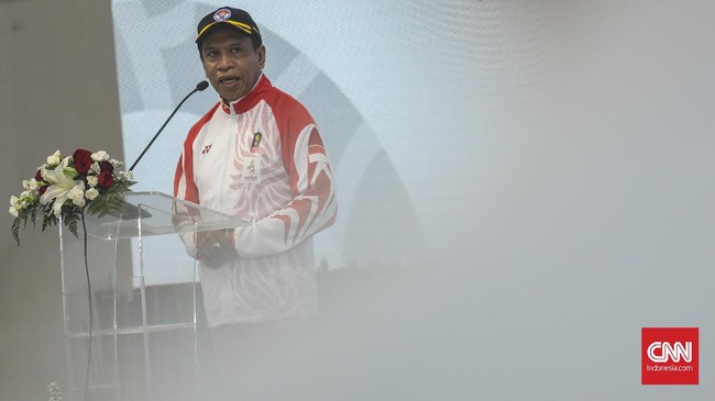 Menpora, Zainudin Amali saat memimpin upacara pengukuhan kontingen atlet Indonesia untuk SEA Games 2019 di Hall Bola Basket, GBK, Jakarta, Rabu, 27 November 2019. CNN Indonesia/Bisma Septalisma