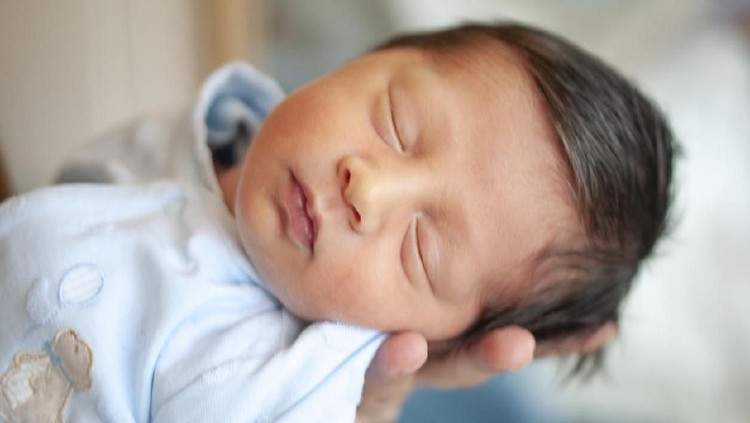 Bunda lagi mencari nama bayi laki-laki? Nama dengan arti pujangga atau penyair berikut bisa jadi rekomendasi.