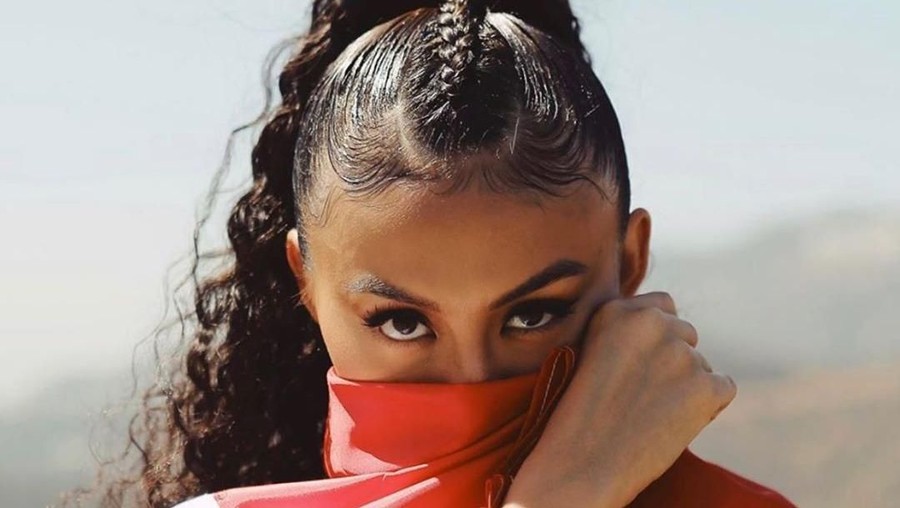 Penggemar Agnez Mo akan bersaing dengan ARMY BTS dalam ajang penghargaan iHeartRadio Music Award 2020.