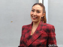 Hikmah di Balik Pandemi, Keluarga Ayu Dewi Jadi Lebih Sering Salat Jamaah