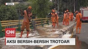 VIDEO: Aksi Bersih-bersih Trotoar