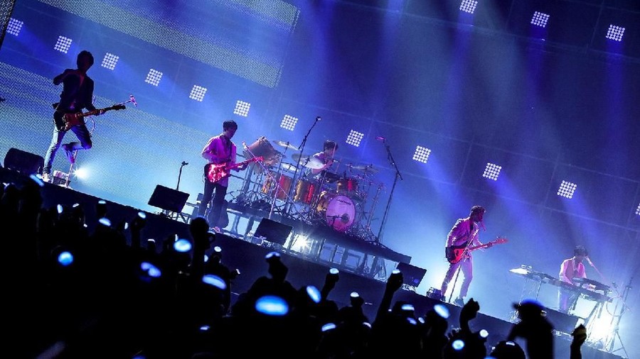 Personel Day6 akhirnya tiba di Jakarta.