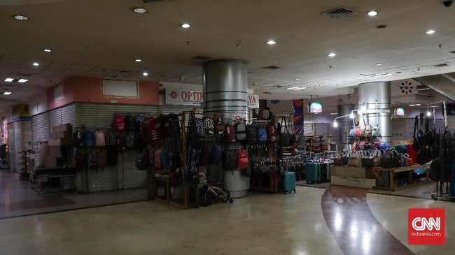 Jokowi perlu menjaga daya beli masyarakat agar ekonomi dalam negeri tak terseret dalam resesi.