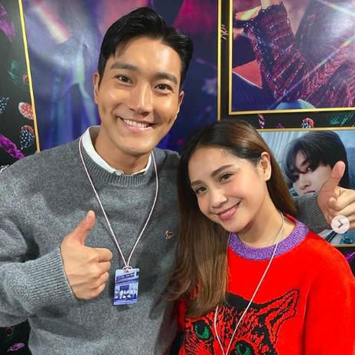 <p><strong>Nagita Slavina</strong>   Sama seperti BCL, Nagita Slavina juga pernah foto bersama Choi Siwon. Bahkan, Nagita Slavina dan Raffi Ahmad membuat konten YouTube bersama aktor keren yang satu ini lho. (Instagram @raffinagita1717)</p>