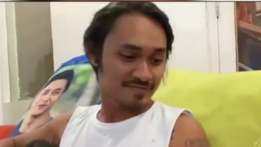 Viral! Bintang Iklan Binomo Angkat Bicara: Gue Tuh Susah Men Sosok Budi Setiawan dalam iklan Binomo yang diperankan oleh Yosua Putra akhirnya angkat bicara setelah videonya viral di berbagai sosial media.