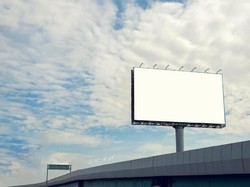 Perhatikan Hal Ini Sebelum Pasang Papan Reklame di Jalan Tol