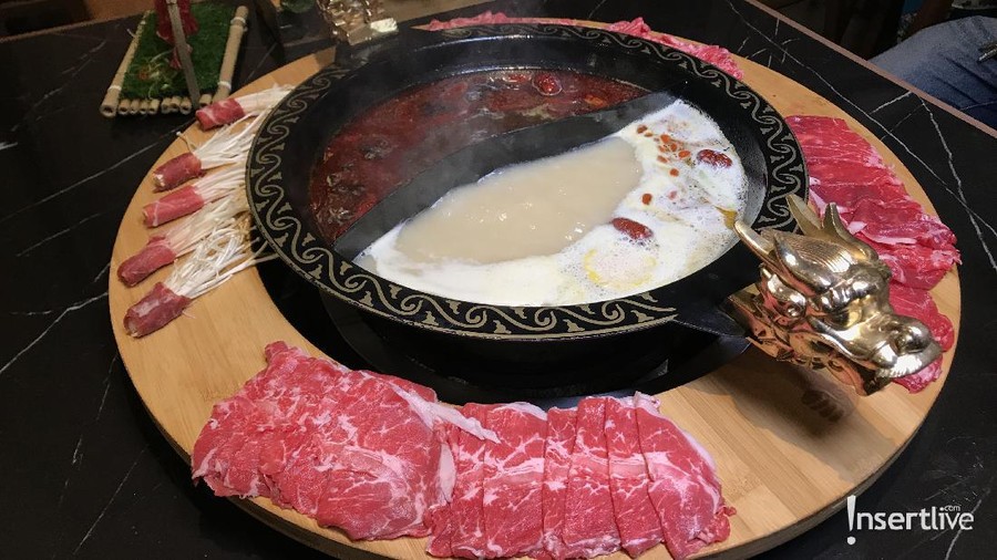 Dimas Beck ditemani Marsha Aruan berburu kuliner di Jakarta.