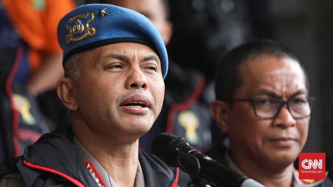 Pak Hendro prepares to become the police chief of Metro Jaya