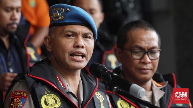 Irjen Fadil Imran mendoakan Brigjen Hendro Pandowo menggantikan dirinya untuk menduduki jabatan sebagai Kapolda Metro Jaya.