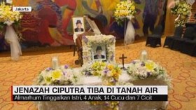 VIDEO: Jenazah Ciputra Tiba di Tanah Air