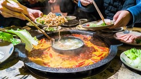 Gara-gara Hotpot, Otak Pria China Jadi Sarang Cacing Pita