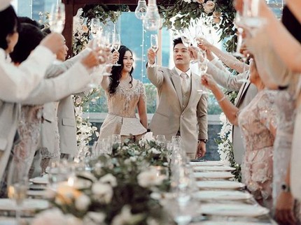 7 Foto Pertunangan Mewah Boy William dan Karen Vendela