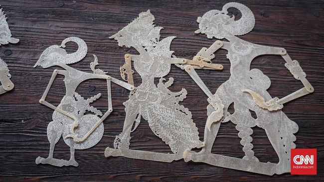 Pertunjukan wayang dan dalang Indonesia dapat penghargaan UNESCO dan menjadi bintang di mata dunia internasional, tetapi tidak di negeri sendiri.