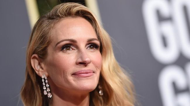 Julia Roberts menyebut alasan ia absen sebagai bintang utama film komedi romantis alias rom-com selama 20 tahun terakhir.