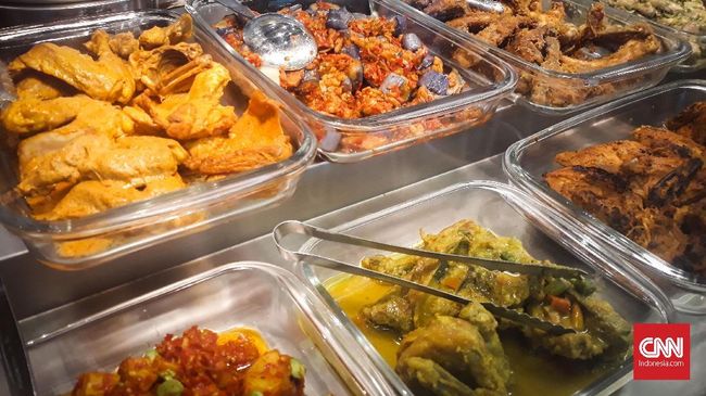 Pilihan untuk mengatur level pedas kuah gulai yang diberikan kepada pengunjung jadi salah satu cara untuk mendekatkan Nasi Padang dengan generasi milenial.